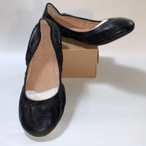 206 Collective Black Leather Ballet Flats Size 6 NWOT